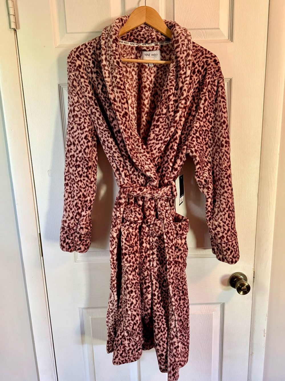 NWT Plush Pink Leopard Print Robe